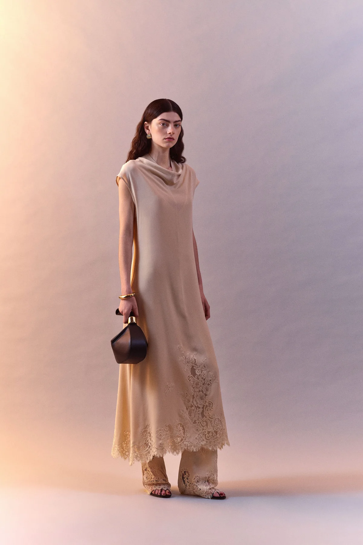 Abito Semicouture Seta e Pizzo Beige | FYSIS STORE Abito Semicouture Seta e Pizzo Beige
