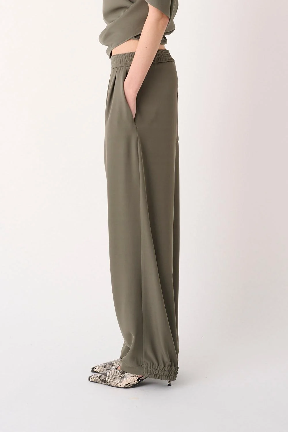Pantalone Morbido in Crepe Mei Mei J | FYSIS STORE Pantalone morbido in crepe mei mei j