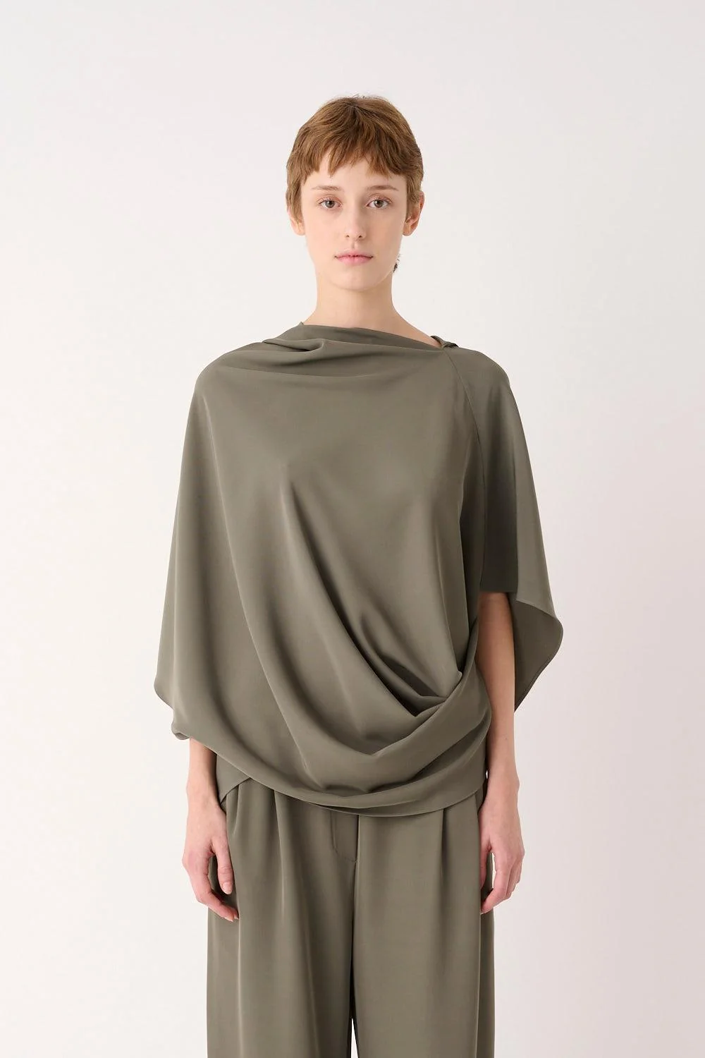 Blusa Asimmetrica con Cappuccio Mei Mei J | FYSIS STORE Blusa Asimmetrica con Cappuccio Mei Mei J