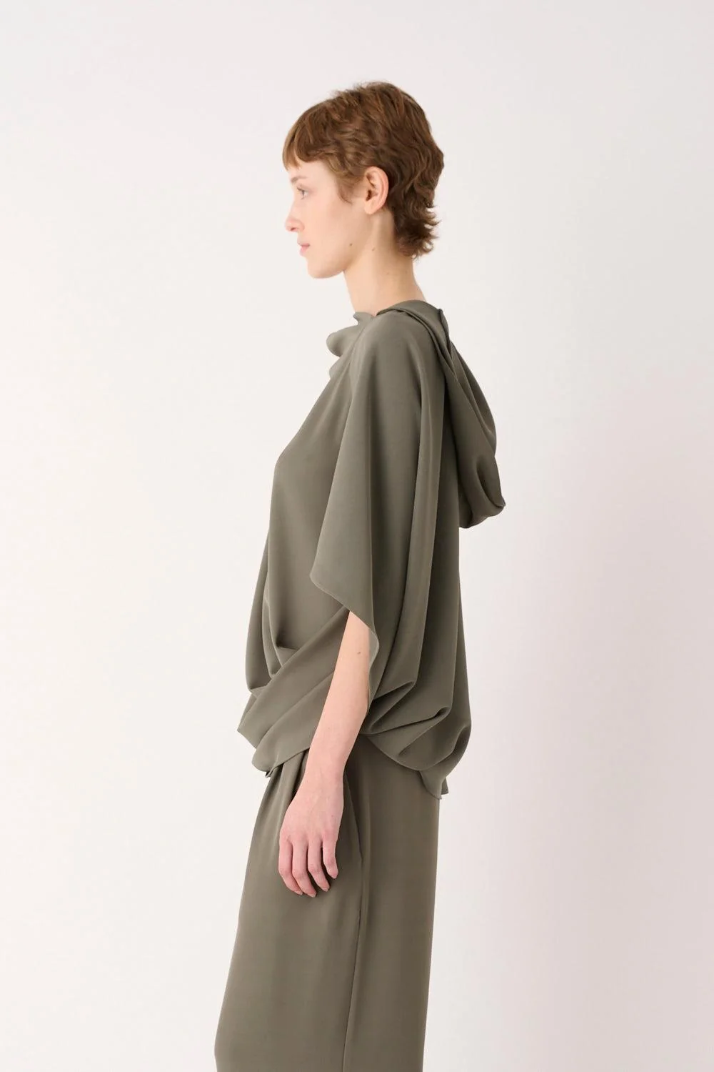 Blusa Asimmetrica con Cappuccio Mei Mei J | FYSIS STORE Blusa Asimmetrica con Cappuccio Mei Mei J