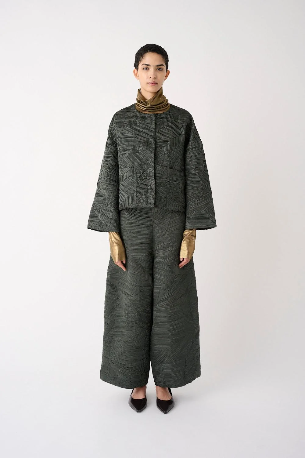 Giacca Corta Plissettata Verde Mei Mei J | FYSIS STORE Giacca Corta Plissettata Verde Mei Mei J - immagine 4