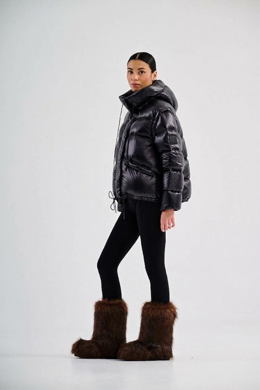 Giubbotto Trasformabile Montereggi | FYSIS STORE Outfit con giubbotto trasformabile Montereggi nero vestibilità rilassata e stivali